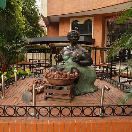 Hotel Dann Carlton Cali Luaran gambar